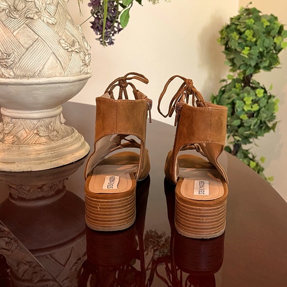 Steve Madden Ankle Lace Up Block Heel Sandals - Picture 3 of 5